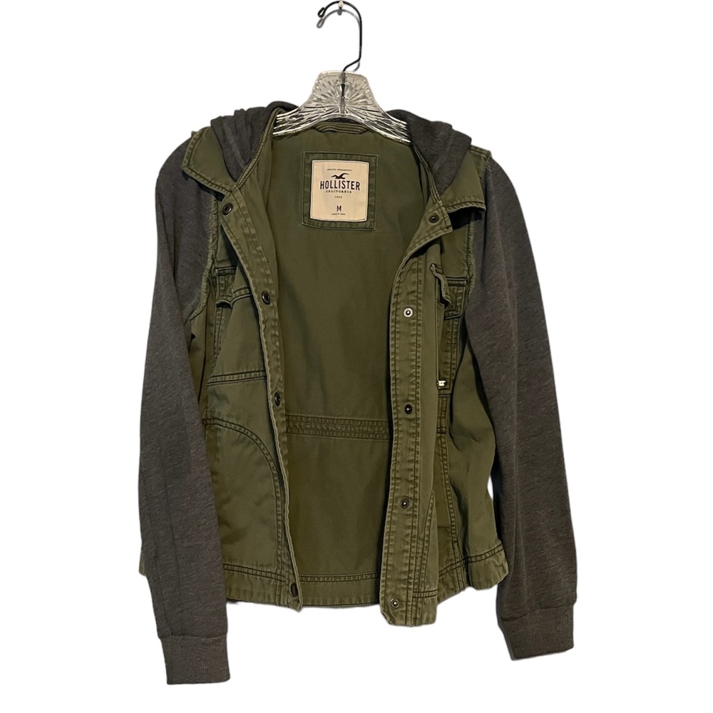 Hollister gray and green jacket. With hood. Size Medium.